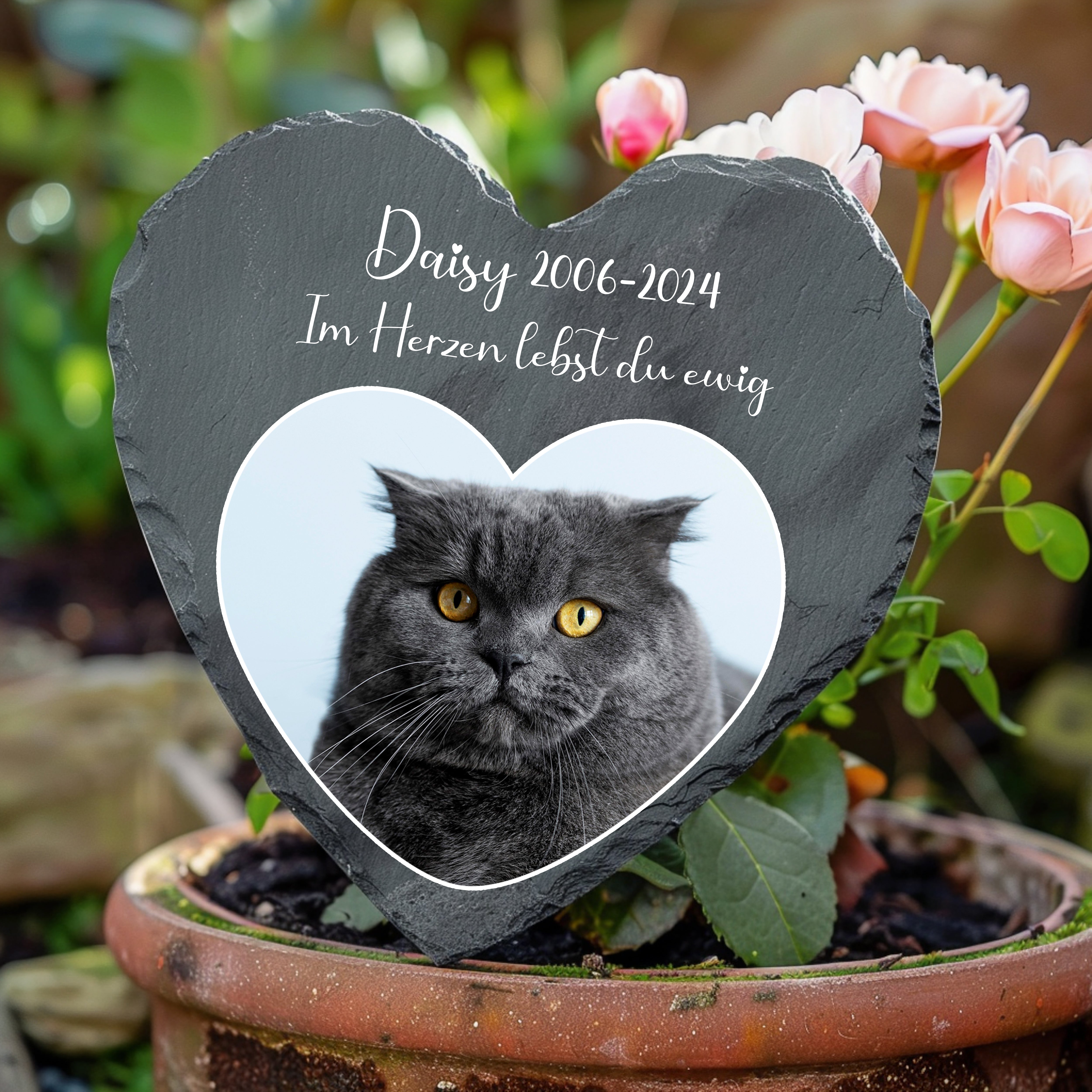 Grabplatte Hund und Katze mit Foto und Gravur in Herzform | Grabmal Wetterfester Gedenkstein Grabstein mit Foto Tiergrabstein 10x10cm
