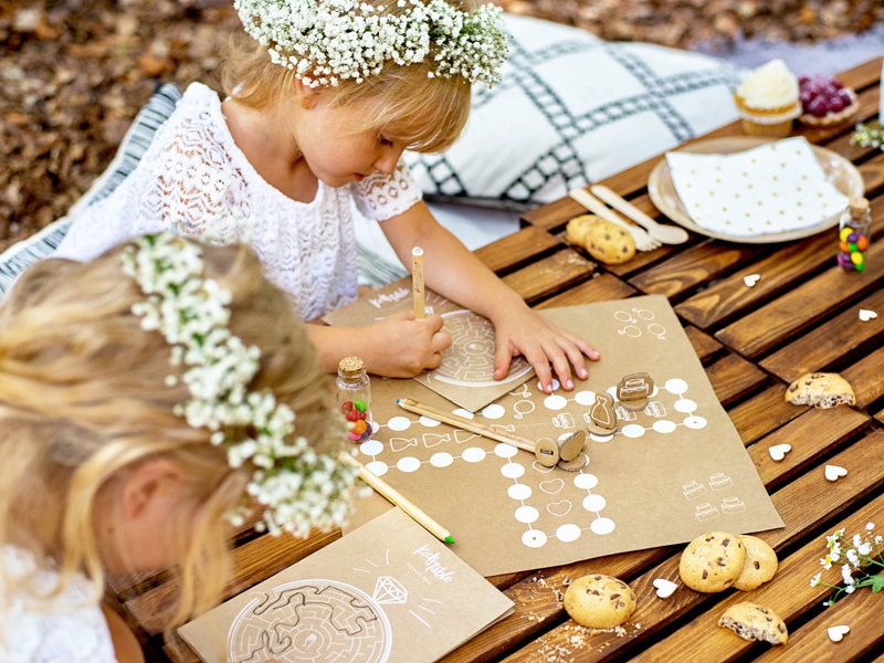 Kinderbeschäftigung Set für die Hochzeit mit Spielkarten / Schiffe versenken / Labyrinth / Wörtersuche /Tic Tac Toe