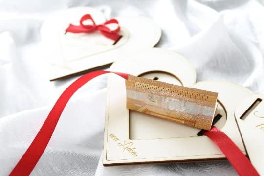 Geldgeschenk Hochzeit Personalisiert Herzform aus Holz mit Band